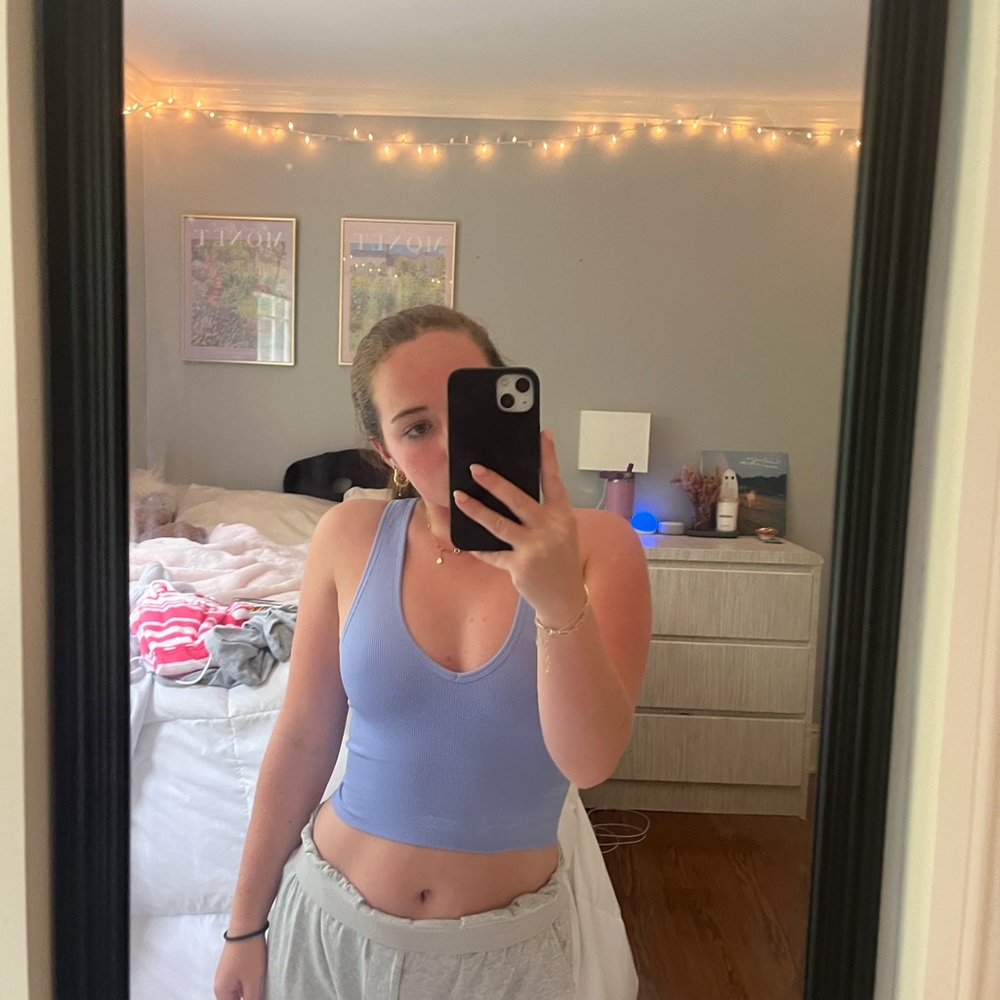 Blue Athleta cropped tank #athletic